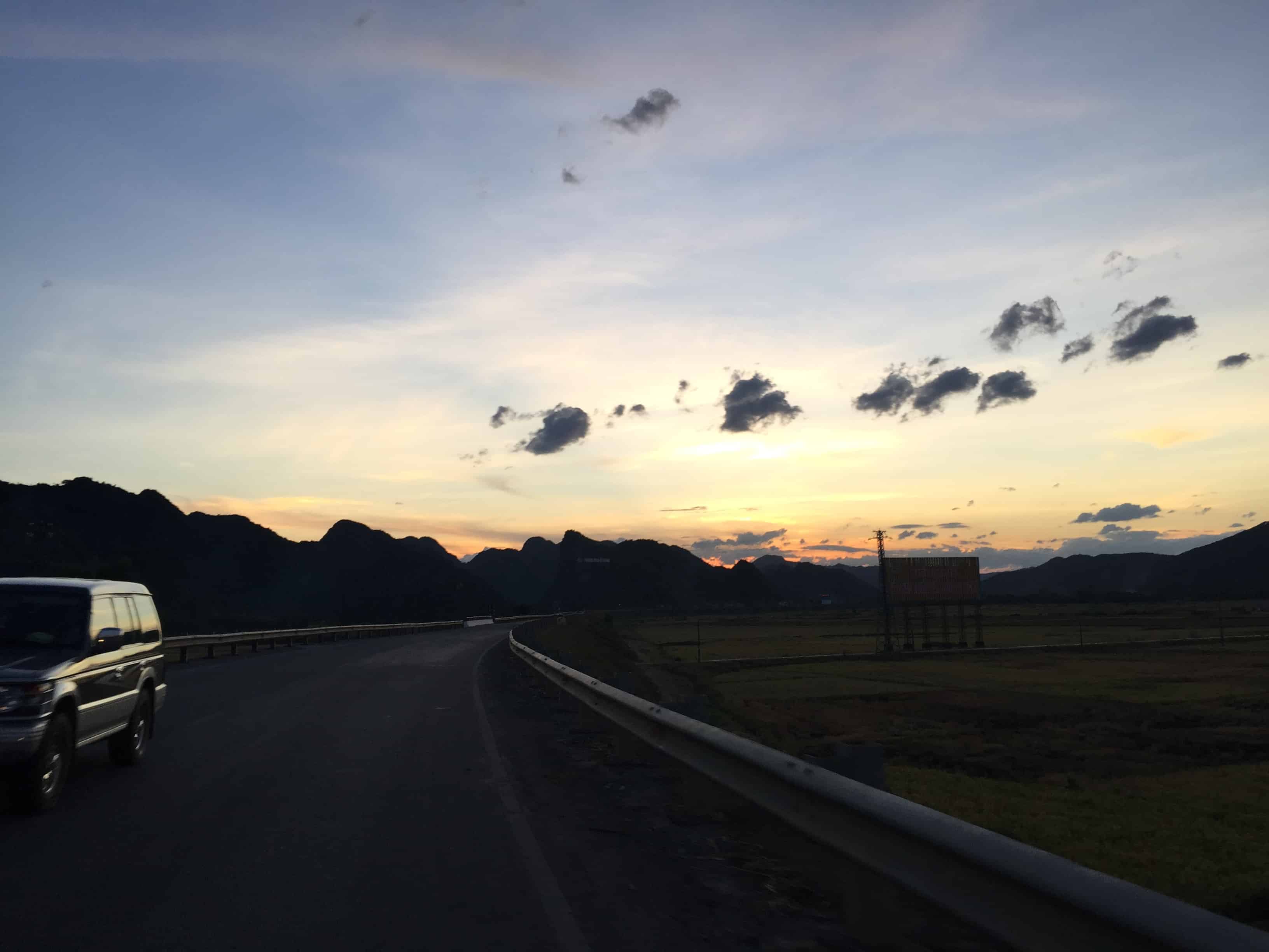 Kinh nghiệm Du lịch Quảng Bình khám phá Hang Én