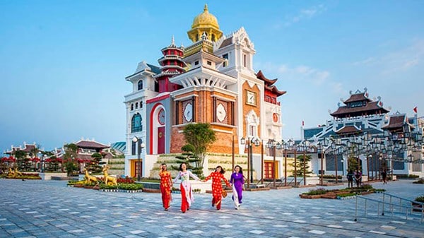 Du lịch Đà Nẵng nên đi tự túc hay đi theo Tour