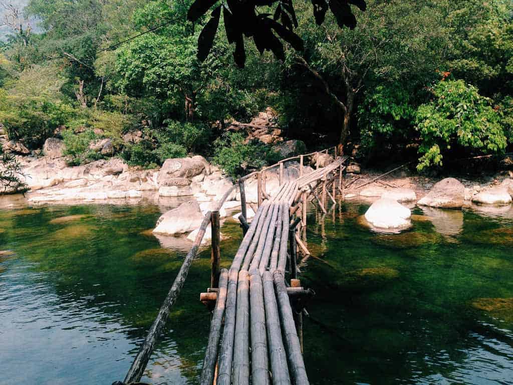 Suối Nước Moọc Du lịch Quảng Bình