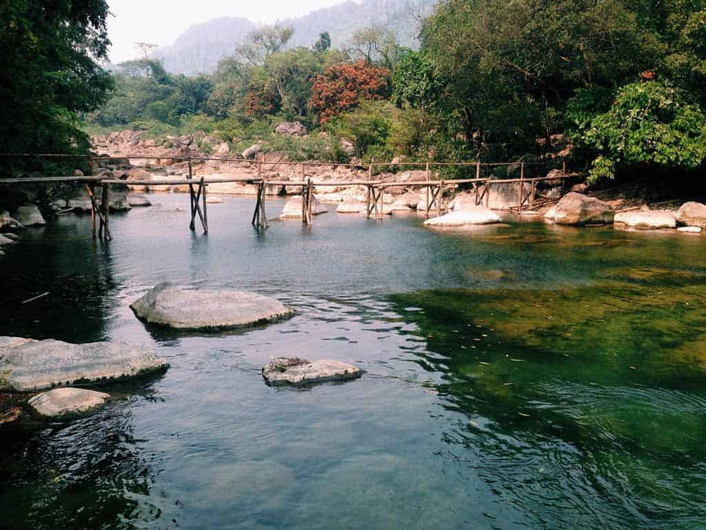 Suối Nước Moọc Du lịch Quảng Bình