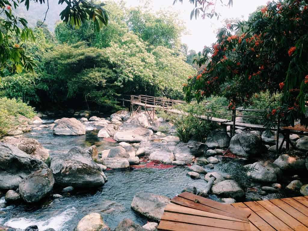 Suối Nước Moọc Du lịch Quảng Bình