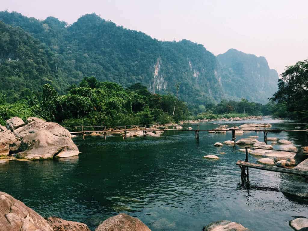 Suối Nước Moọc Du lịch Quảng Bình