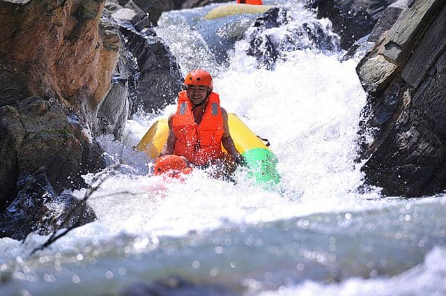 Trượt thác Hòa Phú Thành Đà Nẵng