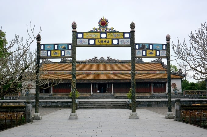 Du lịch Huế tham quan Đại Nội du lịch bằng tàu