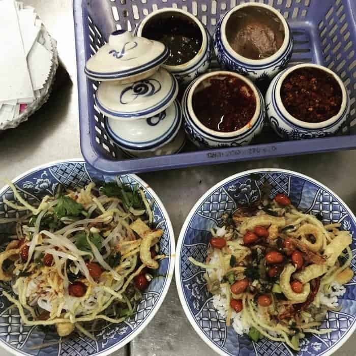 Các món ăn làm từ hến - Bún hến ở Huế