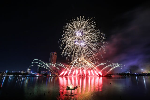 Lễ hội pháo hoa Đà Nẵng DIFF 2017