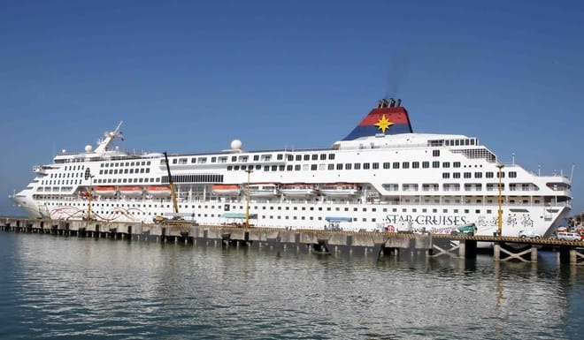 Tàu du lịch cập Cảng Tiên Sa Đà Nẵng