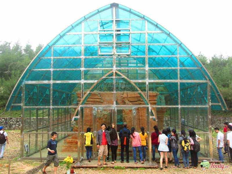 Tháp chàm Phú Diên Huế