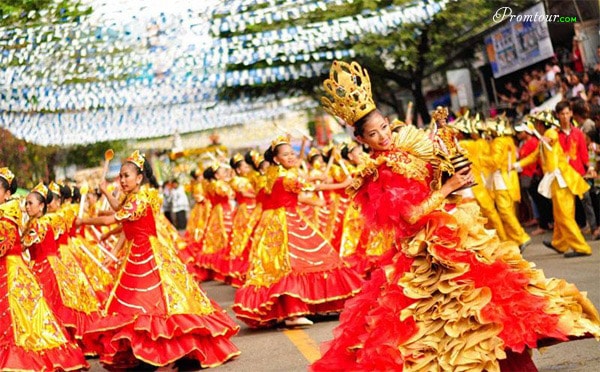 địa điểm du lịch 30 4 nên đi đâu, carnaval hạ long