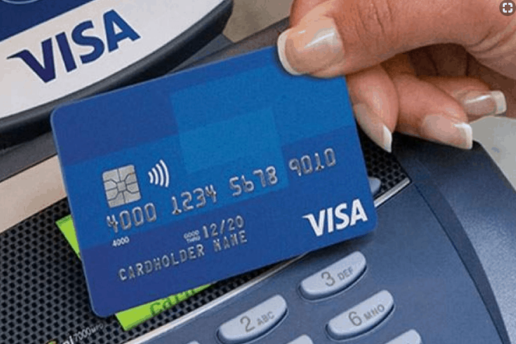 Tiền, thẻ ATM hay thẻ Visa là những vật dụng cần chuẩn bị