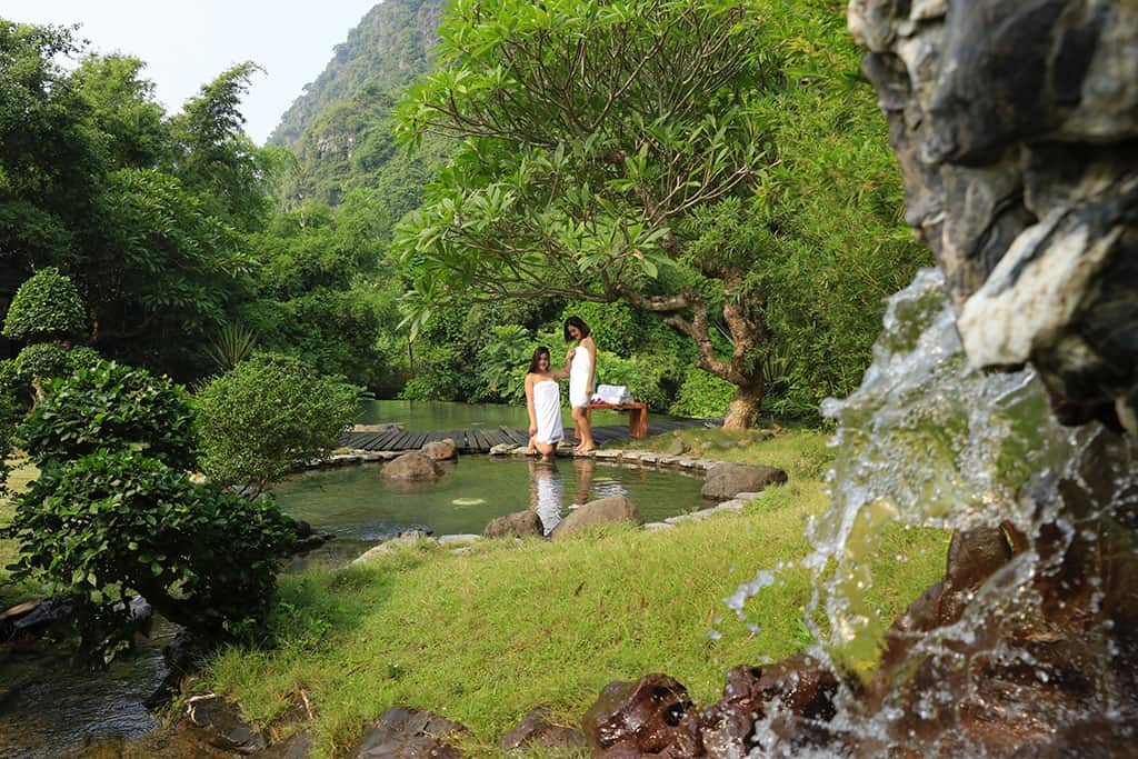 Suối khoáng nóng Kim Bôi