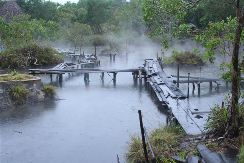 Suối nước khoáng nóng Kim Bôi