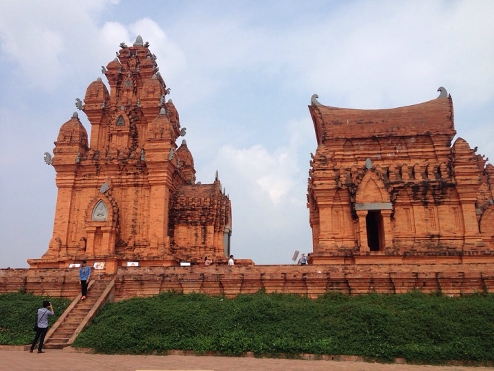 Tháp Chăm Pa trong khu làng văn hóa các dân tộc Đồng Mô