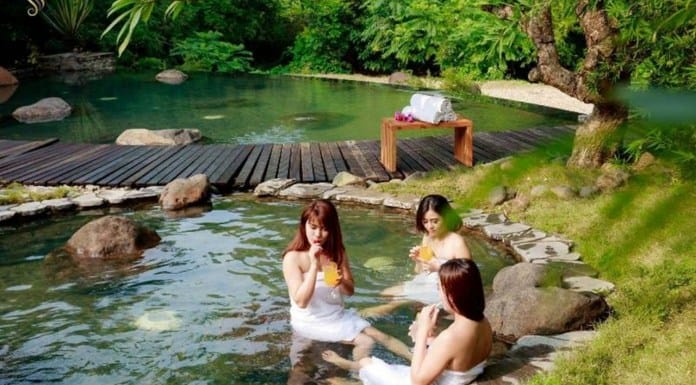 Suối nước khoáng Kim Bôi