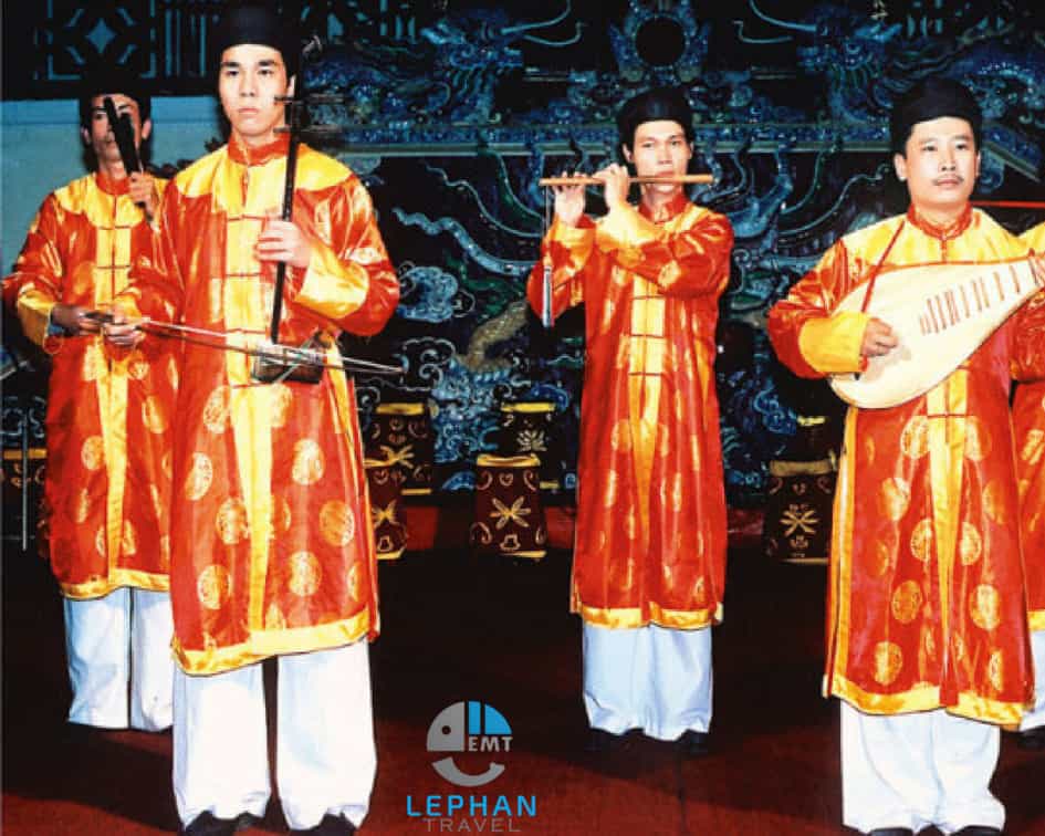 Trang phục nhã nhạc cung đình Huế