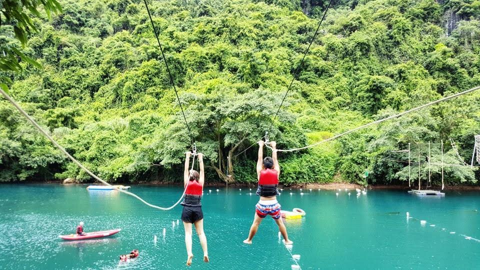 Các trò chơi ở Sông Chày Hang Tối