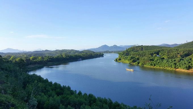 Các điểm du lịch Huế mùa hè, sông hương
