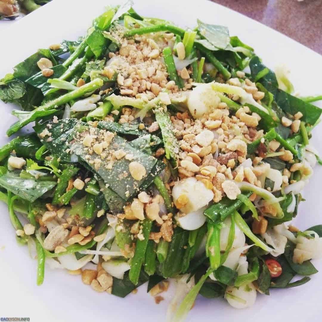 Món gỏi tỏi đặc sặc Lý Sơn