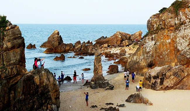 Bãi biển Đá Nhảy