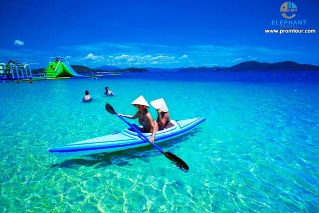 cheo thuyen kayak tren dao hon tam nha trang