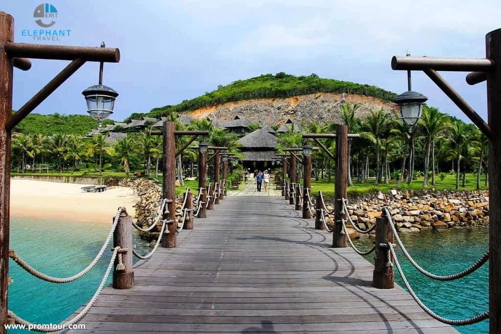 cầu cảng ra đảo hòn tằm nha trang