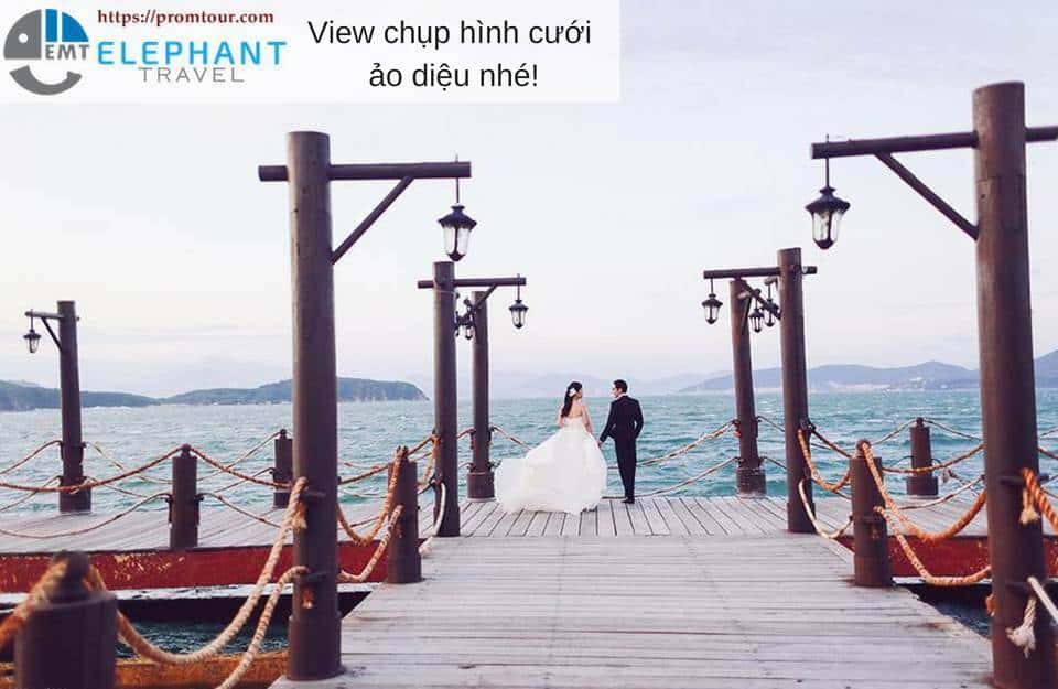 chup hinh cuoi tai cau go hon tam nha trang