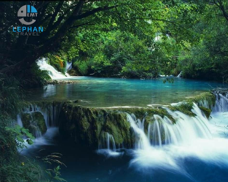 Ngũ Hồ, cái tên đặc biệt này được lấy ý tưởng từ 5 hồ nước nhỏ, nằm sát nhau tạo thành một con suối lớn