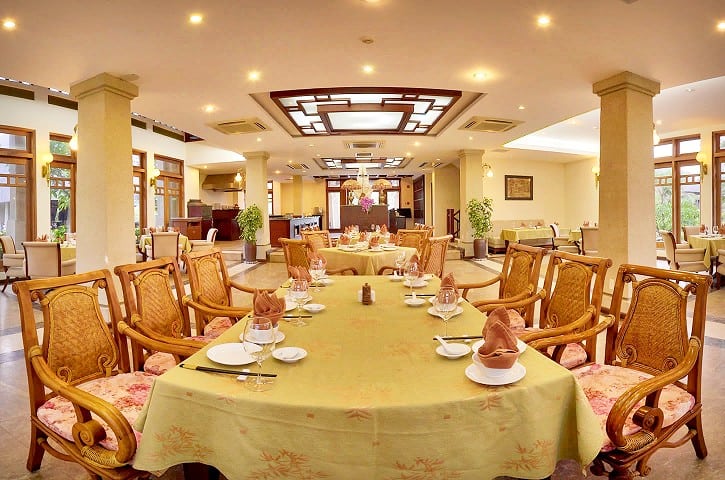 nha hang Sunrise và Sunset o sun spa resort quang binh
