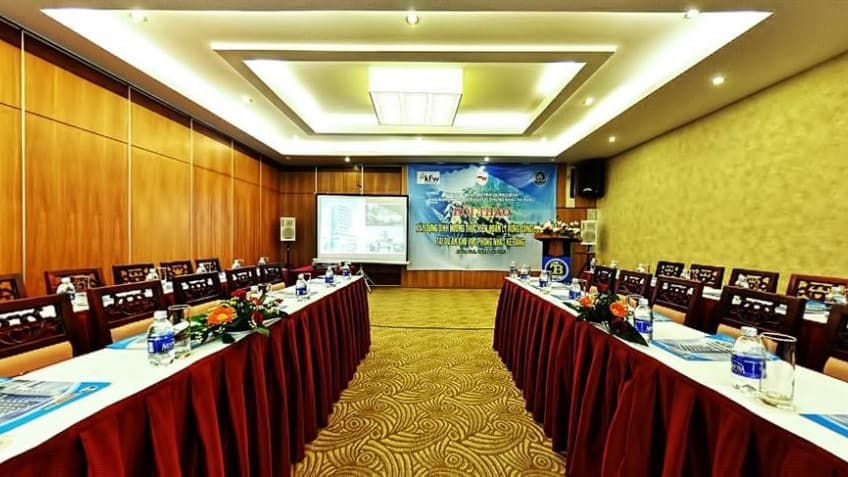 phong hoi nghi khach san tan binh dong hoi quang binhphong hoi nghi khach san tan binh dong hoi quang binh