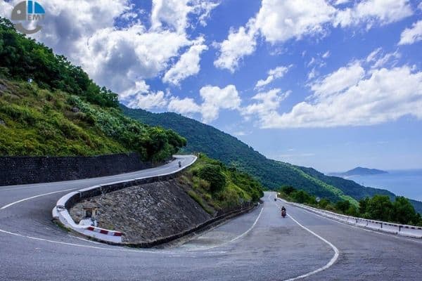 Tour giá sốc <br data-eio=