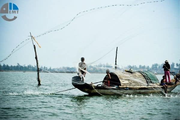 Tour giá sốc <br data-eio=