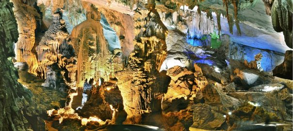 Tour giá sốc <br data-eio=