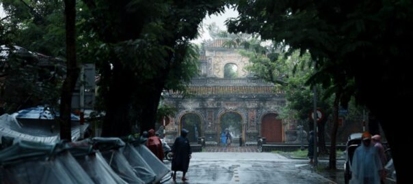 Du lịch Huế vào mùa mưa – Kinh nghiệm chi tiết để khám phá cố đô trọn vẹn