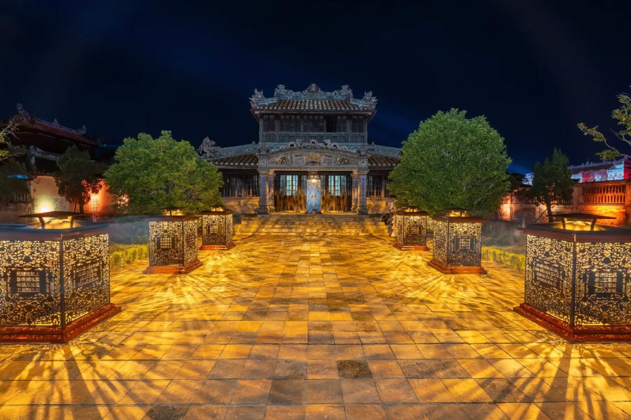 Đại nội Huế về đêm
