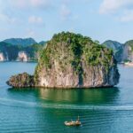 Cẩm nang du lịch Hạ Long: 5 điều cần biết trước khi đặt chân đến kỳ quan thiên nhiên thế giới